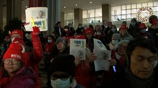 NY nurses hold vigil for COVID victims amid 'tripledemic' surge