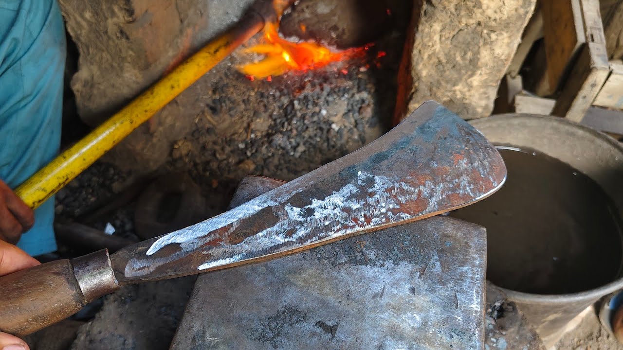Rust In Razor Rust to Razor: Traditional Billhook Restoration & Sharpening - YouTube