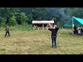 Лева стреляет из лука в Летнем лагере Школы КУКА-22