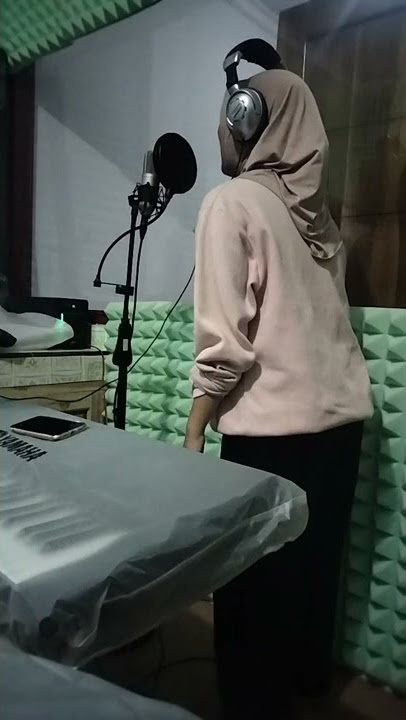 DAHSYAT!! SUARANYA MENGGELITIK TELINGA - REVINA ALVIRA