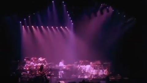 GENESIS - Old Medley (live in Inglewood - 1st night, 12/01/1984)