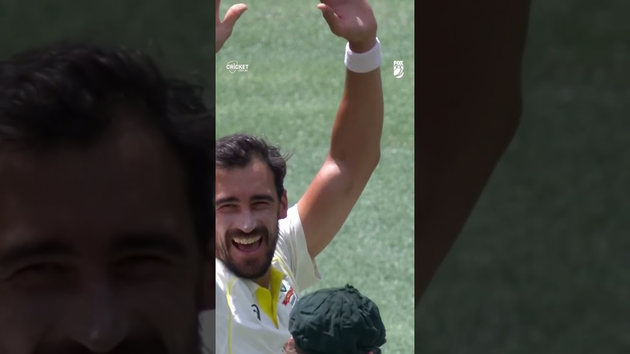 Aim and fire! Mitch Starc does it all! #PlayOfTheDay