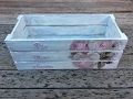 Caja de madera decorada con decapado y decoupage