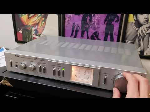 Akai AM-U01 - YouTube