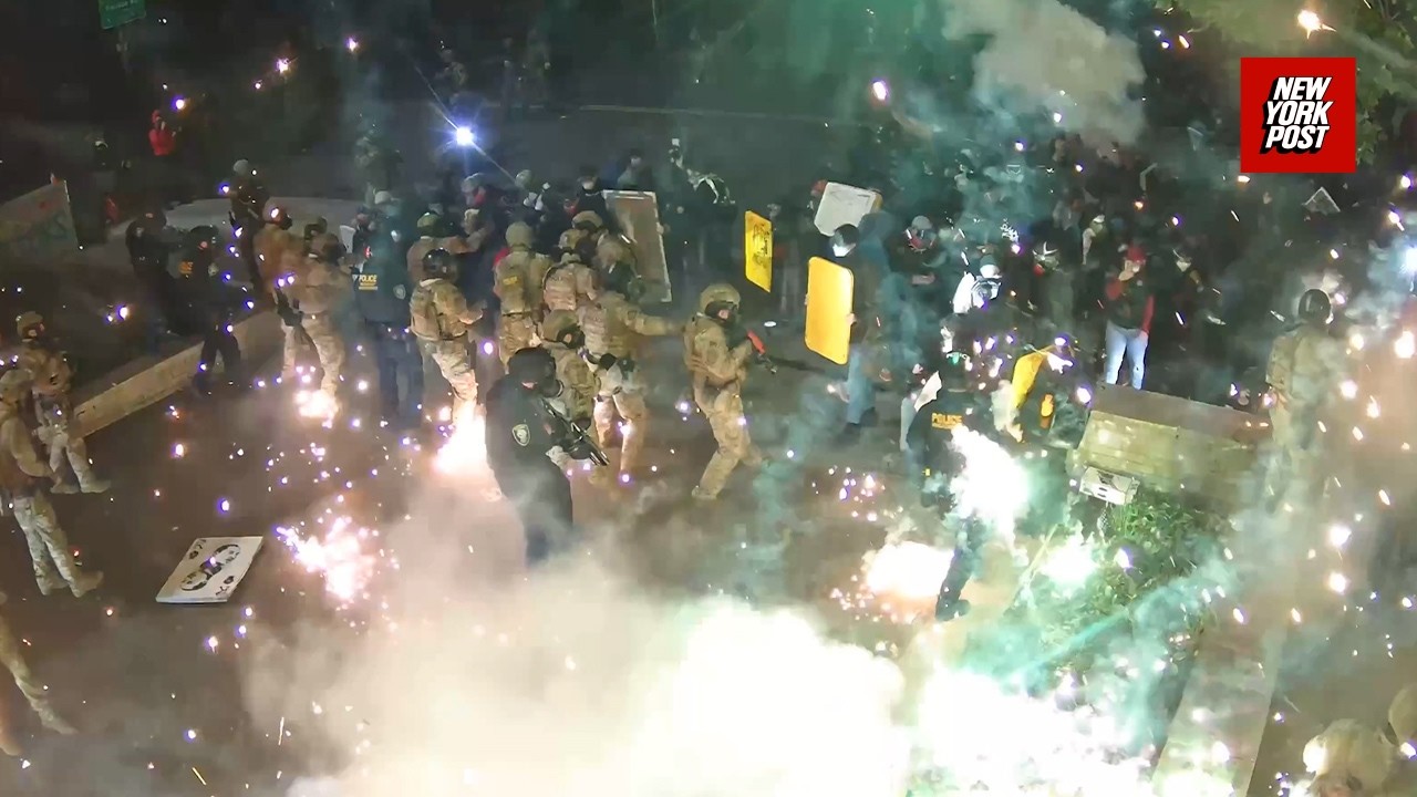 Law enforcement battles over 200 rioters in Portland, Oregon