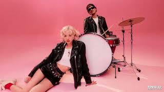 ROSÉ & Bruno Mars - APT. (Official Music Video)