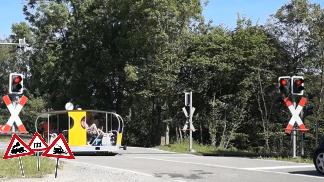 [Solardraisine Überwaldbahn] Bahnübergang Kreidach 