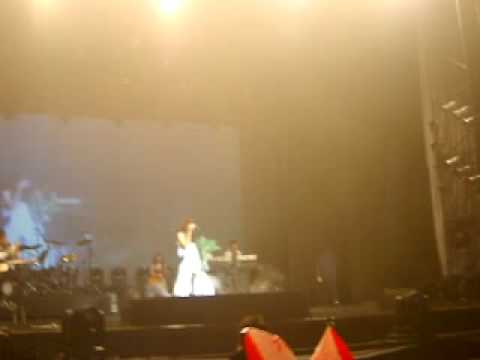 陈绮贞北京演唱会 - 李宗盛献花 2008年11月9日