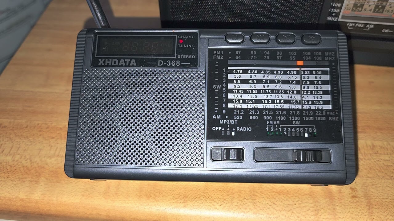 XHDATA D368 receiving Radio Prague English via WRMI 15770 kHz Shortwave