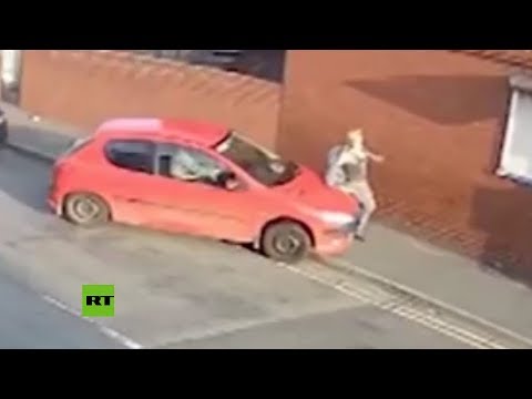 🔞 Condenan a un conductor que embistió a una mujer contra una pared en Reino Unido