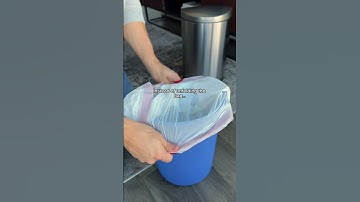TRASH CAN HACK! #hack #lifehacks #cleaning #apartment #apartmentliving #nashville