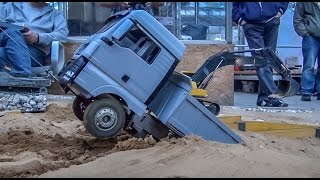 RC truck stuck! BIG MAN 6x6 rescue ACTION! R/C model in big trouble!