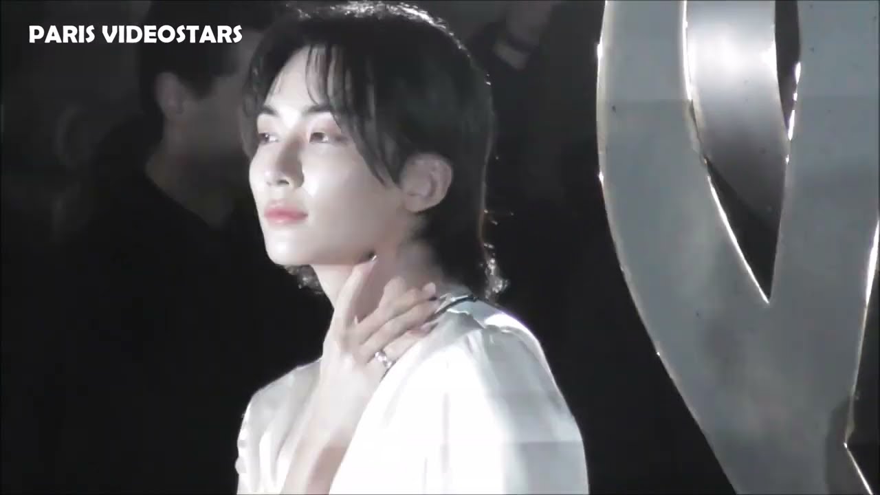 Jeonghan 정한 SEVENTEEN @ Paris Fashion Week 5 march 2024 show YSL Yves Saint Laurent