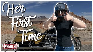 Her first time on a Harley | We rented a bike in Las Vegas motorcycle adventure