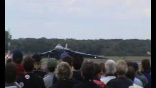 RIAT 2009: Vulcan XH558 landing at Fairford 18-July-2009