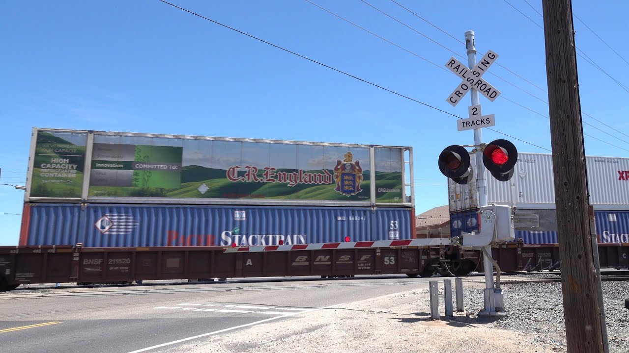 UP 2588 Intermodal Stack Train North, E. Woodward Ave. Railroad