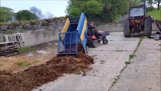 Murray bros using Kane Trailer to move shavings