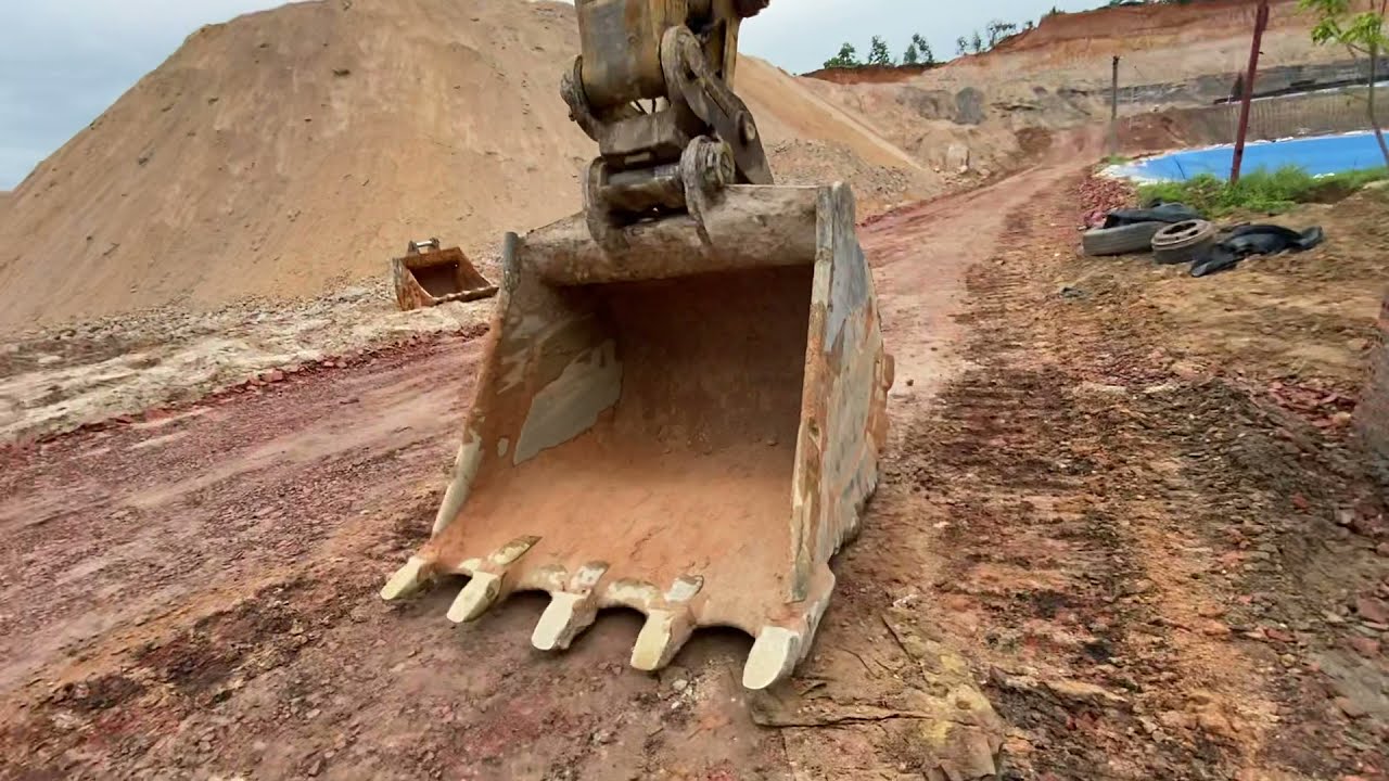 Siêu phẩm máy xúc Komatsu 450-8 giá 3,5 tỷ đồng có đáng mua ,Nghia Plaza Tv