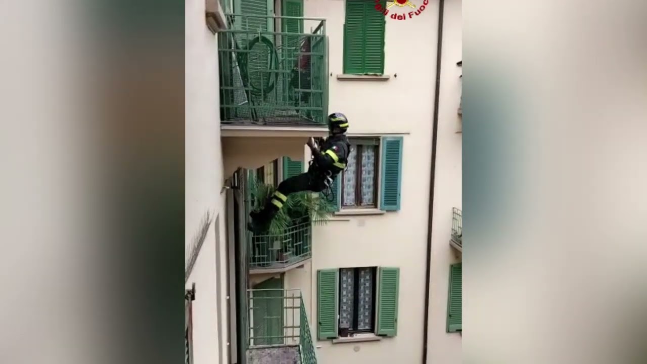 Anziano cade in casa, il soccorso dei vigili del fuoco di Varese