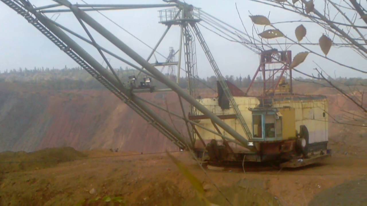 Экскаватор-драглайн в действии - YouTube