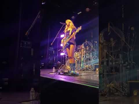 Blu DeTiger - Figure it out live at El Rey theater Los Angeles 11/18/22