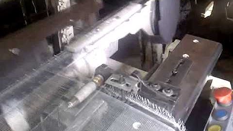 Wire Mesh Weaving on shuttle less machine