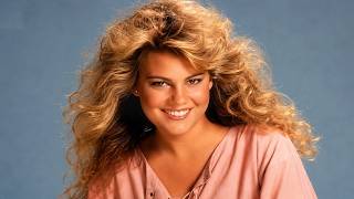 20 BEACH PHOTOS OF LISA WHELCHEL