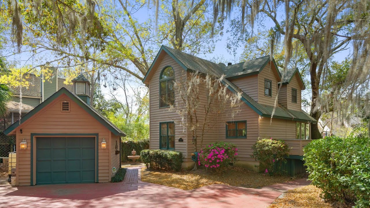 759 Lake Frances Drive Charleston, South Carolina Listed by