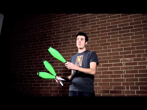 Comment Juggle Trois Clubs