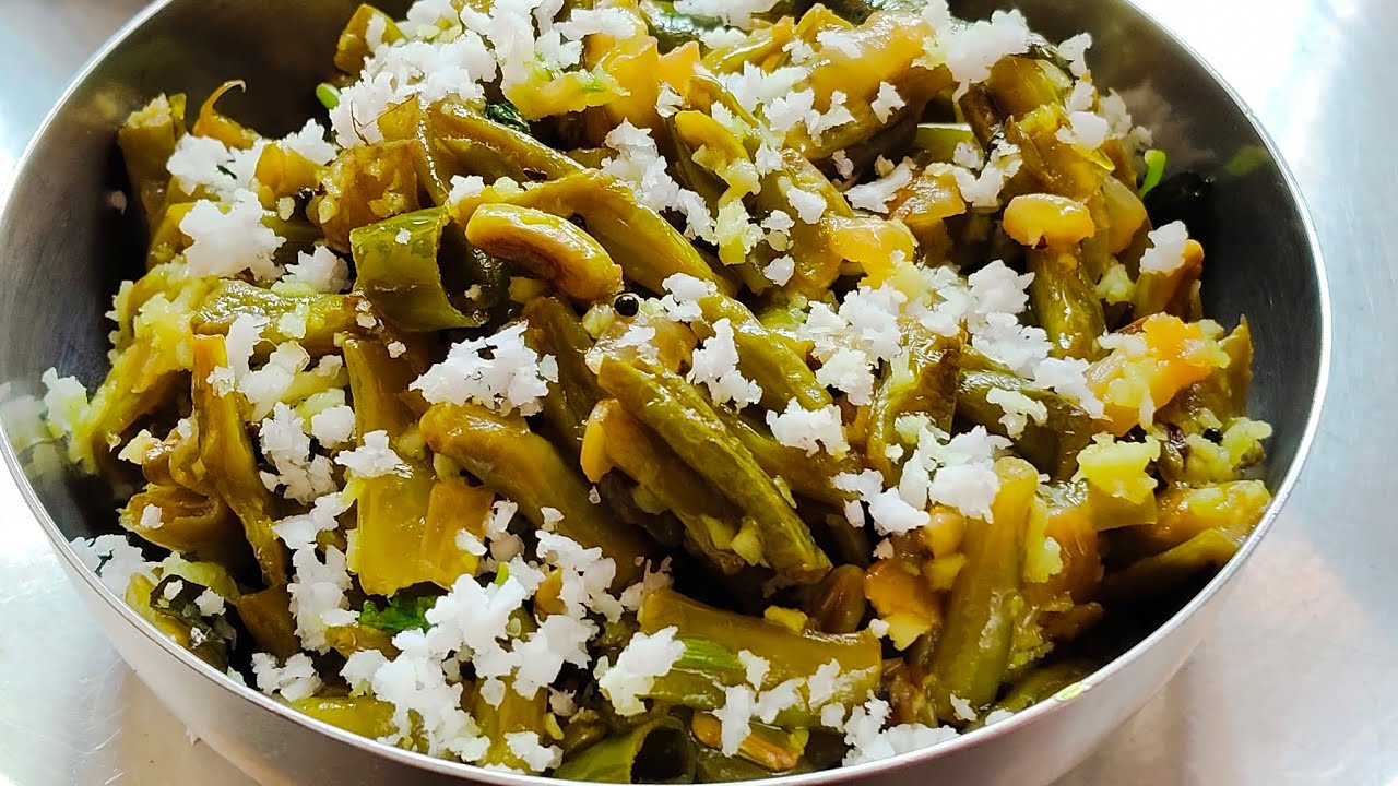 चवळीच्या शेंगांची सुकी भाजी | वालीची भाजी | Cowpeas Sabji | हिरव्या मिरचीची चविष्ट भाजी | 