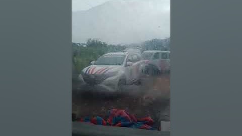 kondisi jalan di desa bambuan kec.lampasio kab.tolitoli... sangat meresahkan para pengendara