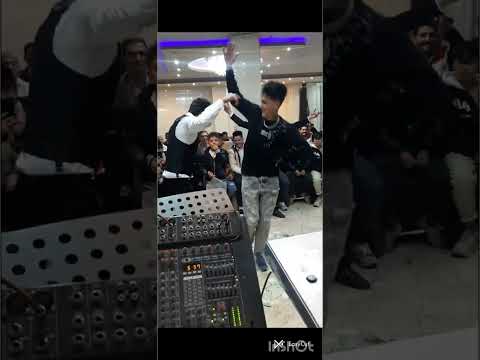 آهنگ آمبولانس عروسی احمد آبادی ها با جوانان پر انرژی خواننده طاهر آذری شماره تماس ۰۹۱۴۹۵۲۹۰۳۱