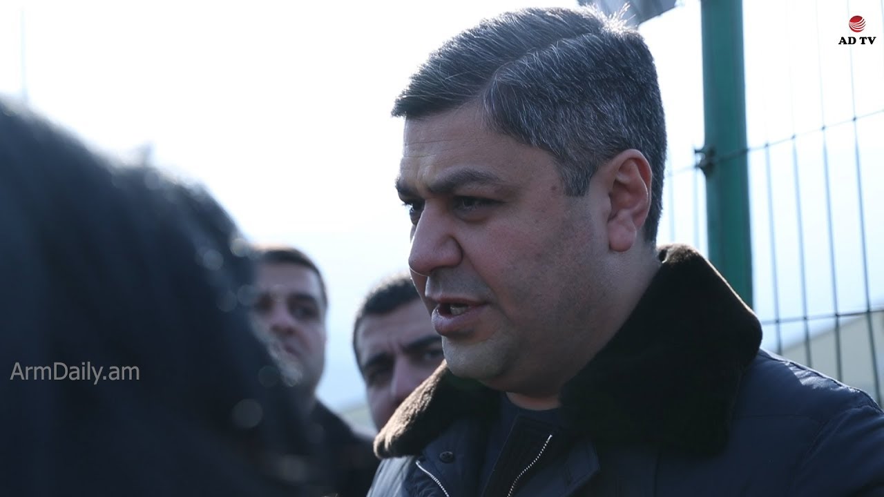 newspaper mockup Արթուր Վանեցյանը կատարել է Բագրատաշենի անցակետի դժգոհող առևտրականների խնդրանքը