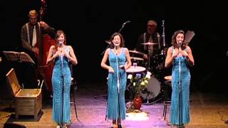 The Blue Dolls sing Medley Trio Lescano chords