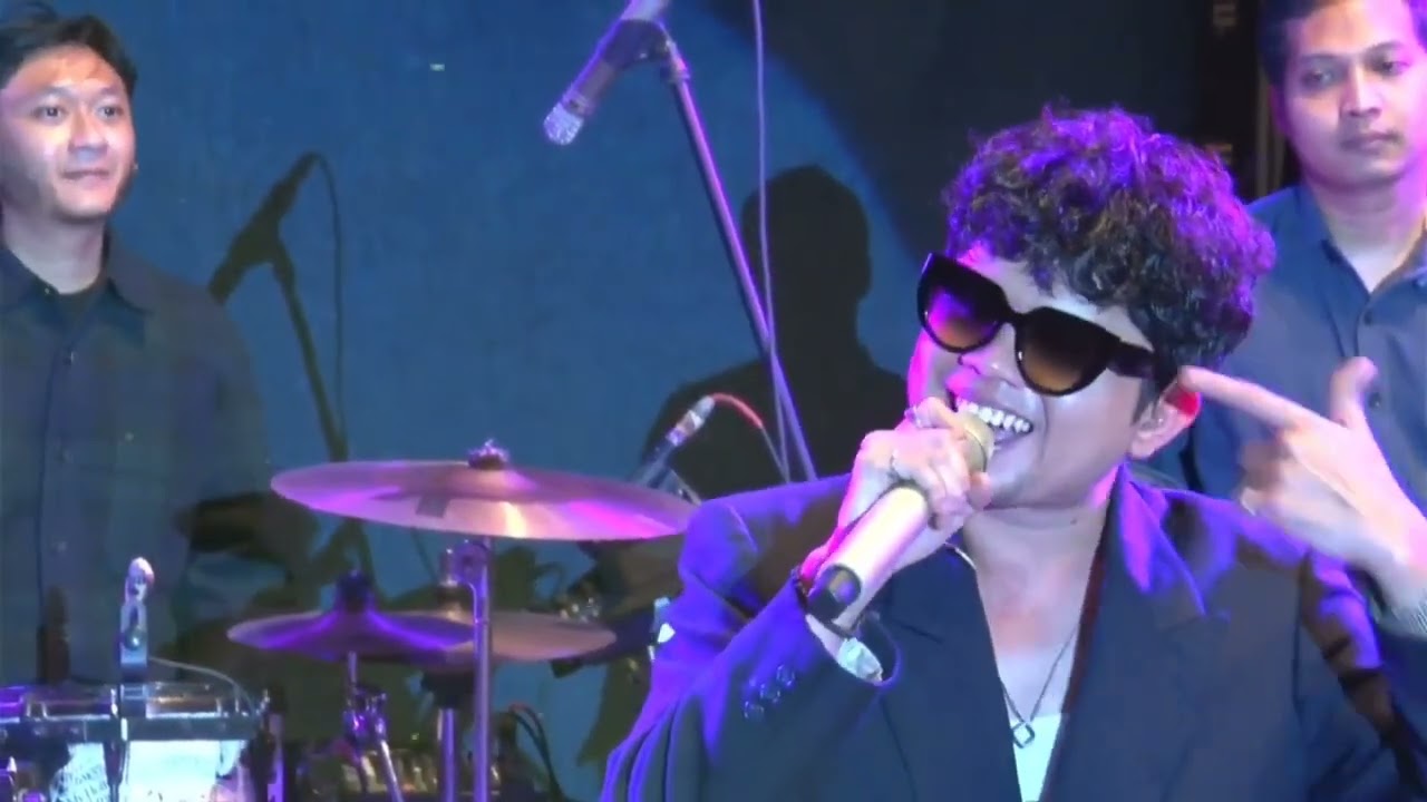 Juicy Luicy - Dibalik Layar (Vokalisnya ketemu guru SMP nya dulu)