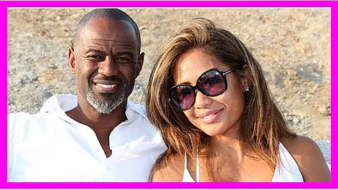 Singer Brian McKnight married Malia Leilani Mendoza during the New year's Eve Celebration: see her
