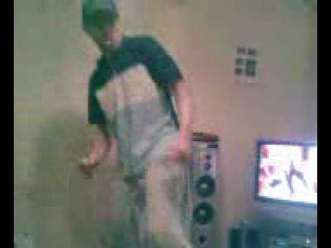 Worm proves white men cant dance... lmao....
