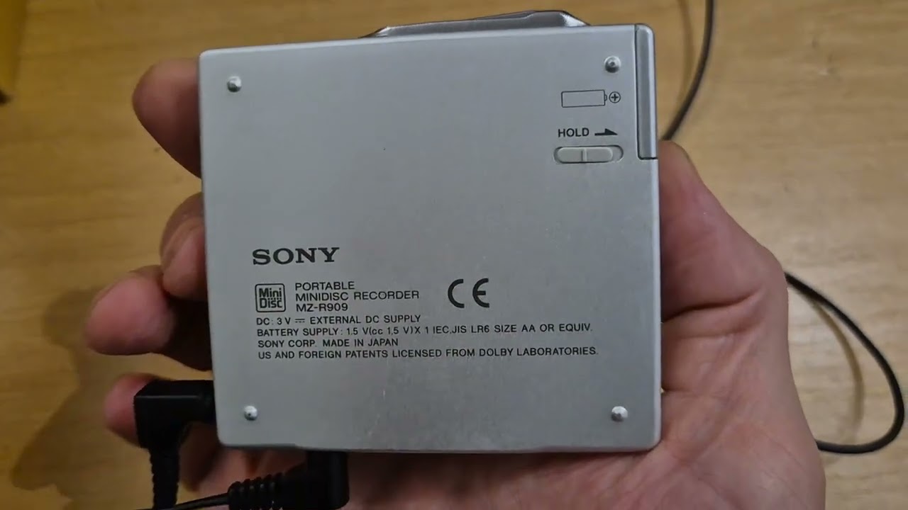 高田 SONY MZ-R909 MINIDISC RECORDER Sony MZ-R909 [MiniDisc Wiki]