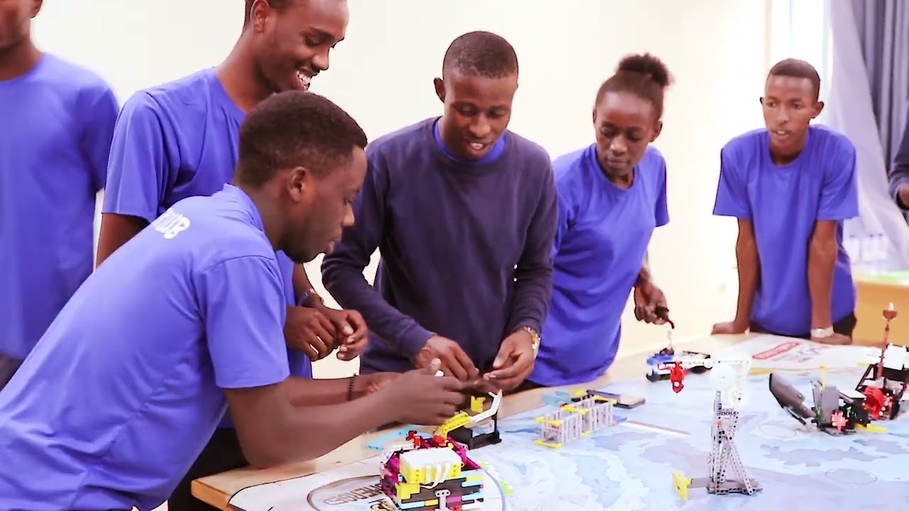 UR-CE Rukara Campus Science Club Trained in Robotics and 3D Printing