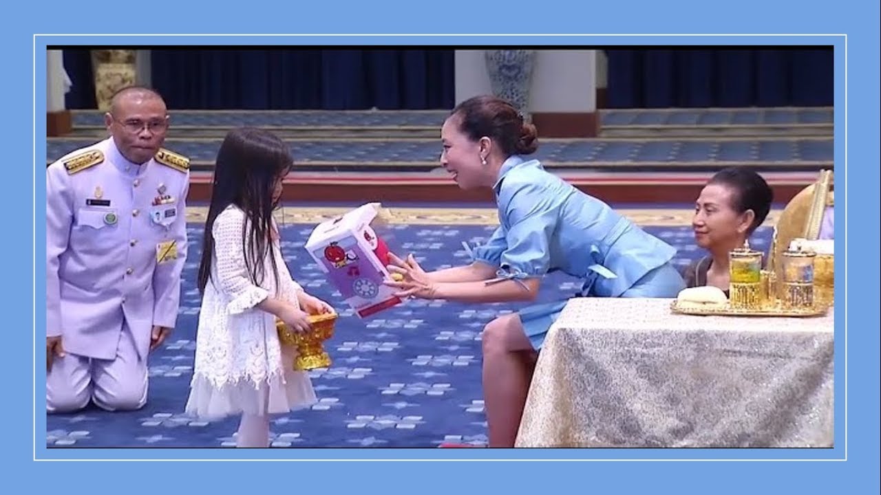 ภาพประทับใจ ‘น้องมะลิ-แม่โบว์’ เฝ้าพระองค์ภาฯ ณ ศาลาดุสิดาลัย