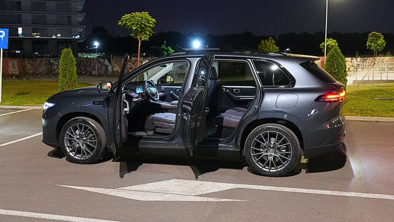 Leapmotor C10 Night Lights Review