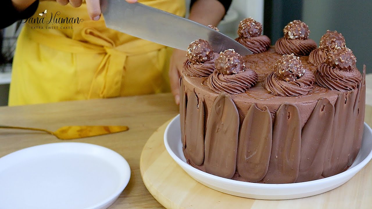 للمبتدئين /كيكة الشوكولاته بالكريما المخفوقة من الصفر في المنزل +ديكور الشوكولاته البسيط