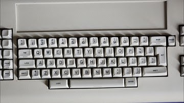 IBM 6580 Beamspring Displaywriter | Typing demo