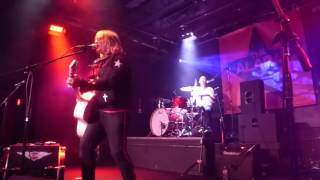 The Alarm - Rockin' in the Free World [Neil Young cover] (Houston 07.30.17) HD