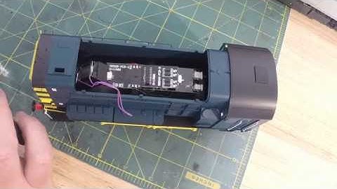 Model Trains 72 - Hither Green TMD in 7mm O Gauge, Fitting Paul Chetter sound chip to Dapol Class 08
