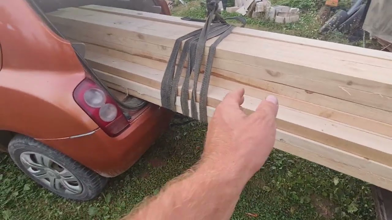 Перевезти шесть метров доски в легковом прицепе!? - YouTube