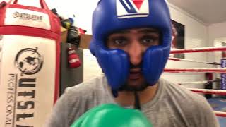 Amir khan on headgear with no bar