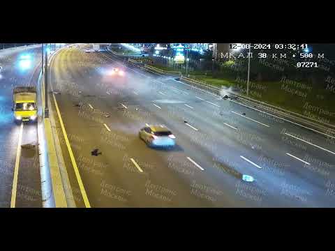 ❗️Смертельная авария на МКАД : мотоциклист и его пассажир погибли после маневра «Газели»