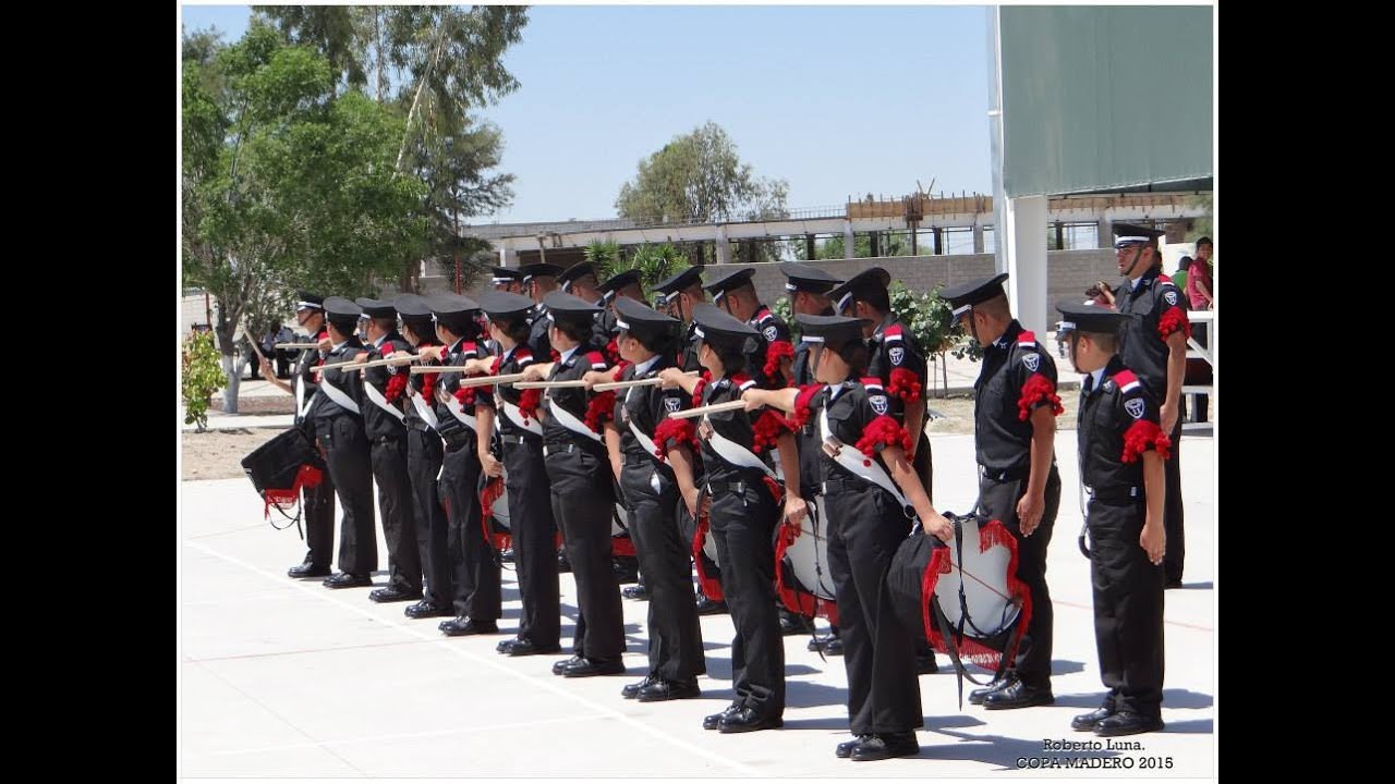 Banda de Guerra HALCONES DORADOS - YouTube