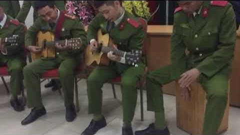 Cây đàn guitar của đại đội 3 - CLB Guitar trường ĐHPCCC